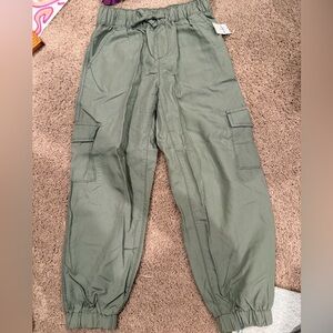 NWT GAP kids Olive Green Cargo Jogger Pants (size M)